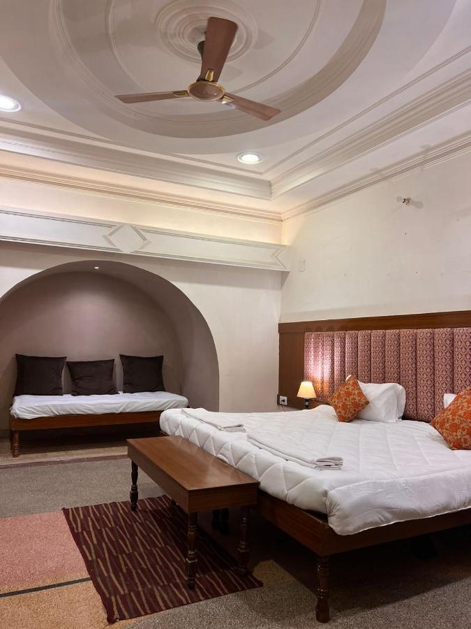 Aavaa Shanti Niwas Benares Buitenkant foto