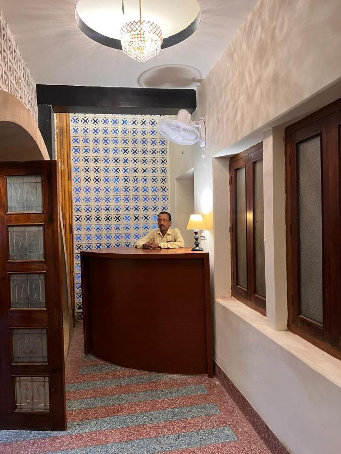 Aavaa Shanti Niwas Benares Buitenkant foto